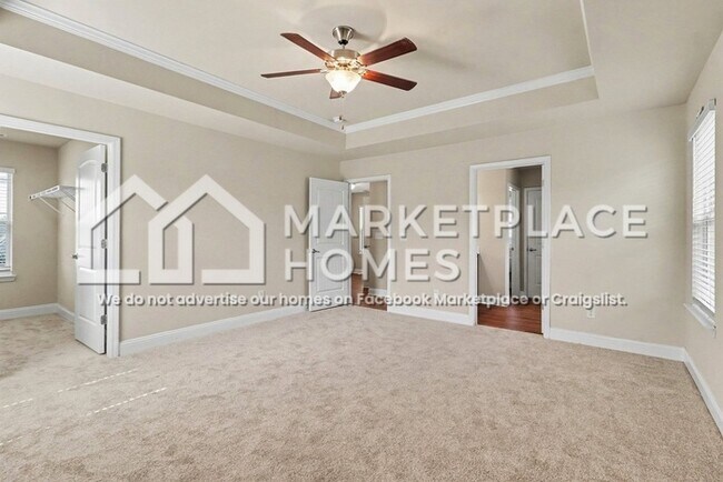 Building Photo - 6121 Hickory Ln Dr