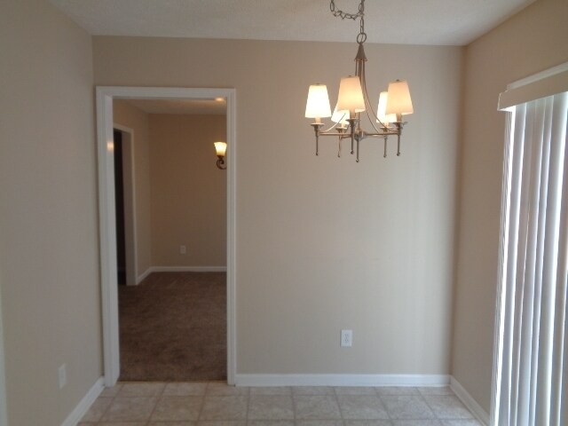 Building Photo - 804 Starglen Ct