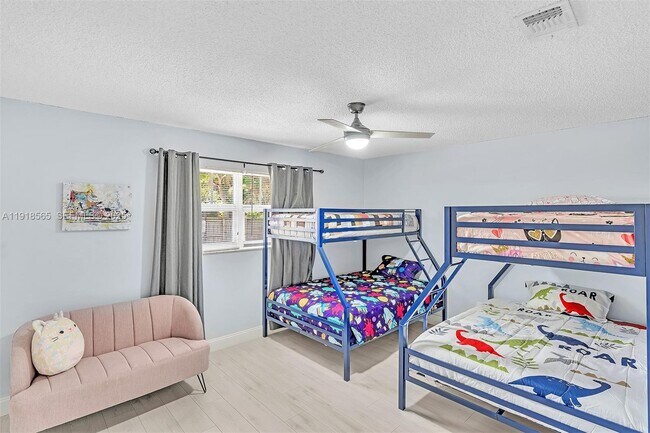 Building Photo - 2191 SW 27th Ln