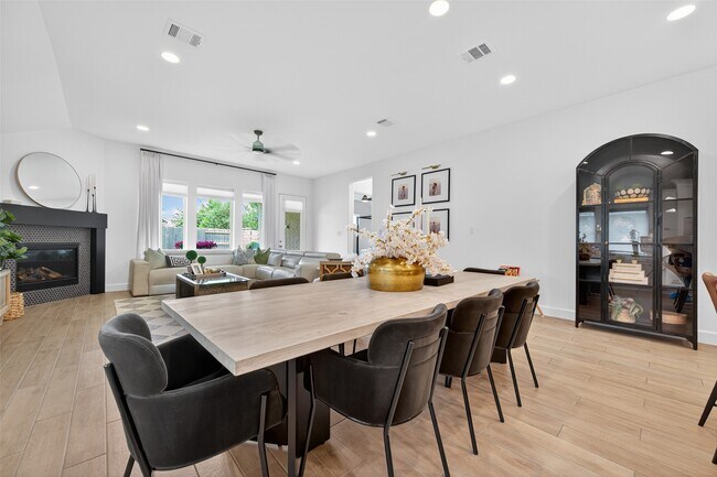 Building Photo - 19302 Seabiscuit Stable Trl