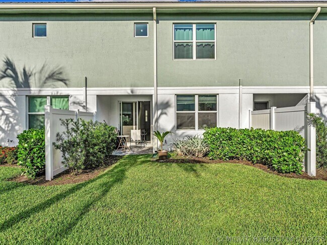 Building Photo - 556 Sanderling Cir
