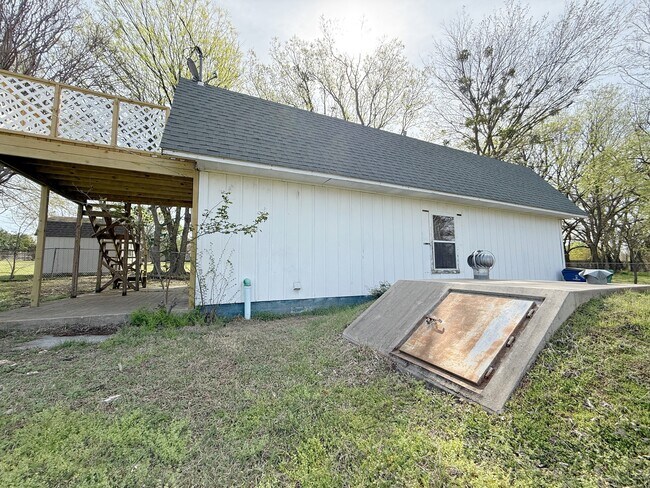 Building Photo - 137 Pearce Dr