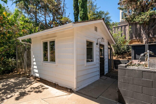 Building Photo - 920 Stagi Ct