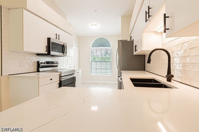 Building Photo - 4985 Sandra Bay Dr