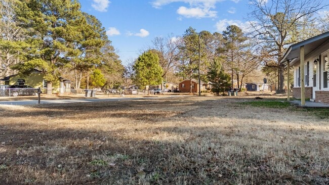 Building Photo - 620 Starling Way