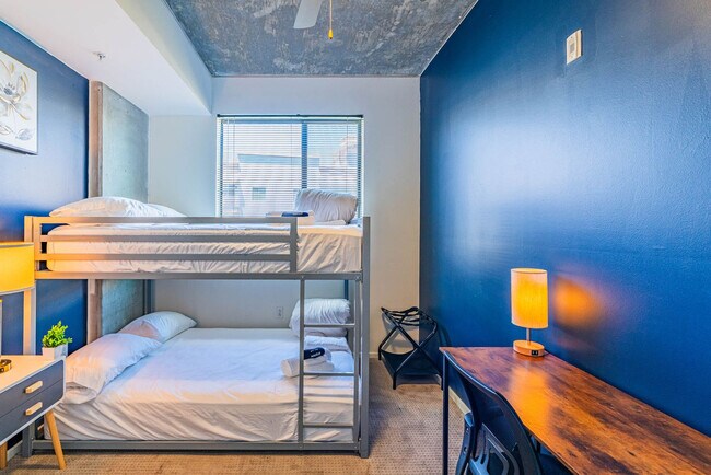 Building Photo - 333 E Roosevelt St