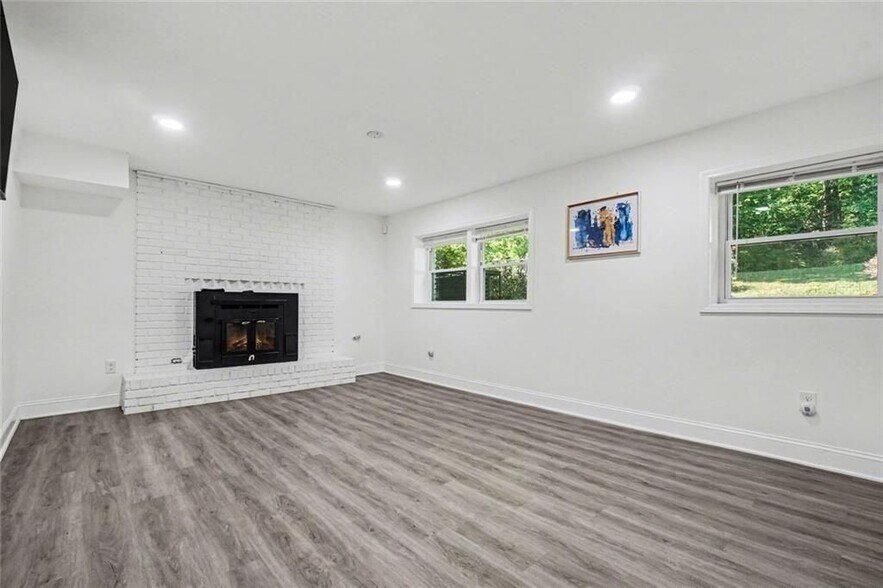 Building Photo - 2637 Casher Dr