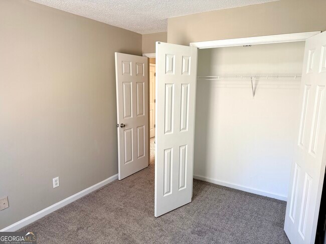 Building Photo - 8330 Oakley Cir