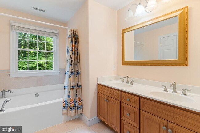 Building Photo - 45105 Mill Creek Way