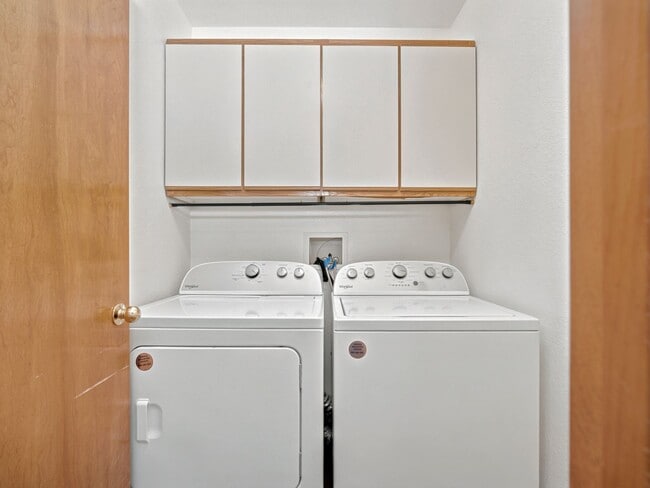Building Photo - Spacious 2BR Rental with Open Floor Plan & Low-Maintenance yard