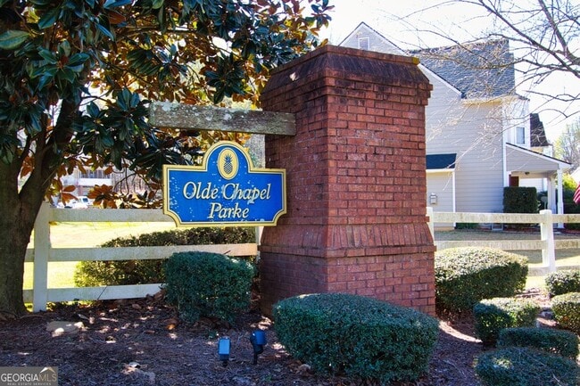 Building Photo - 585 Chapel Walk Ln SE