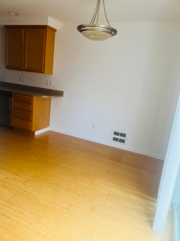 Building Photo - 2112 Hamilton Ave