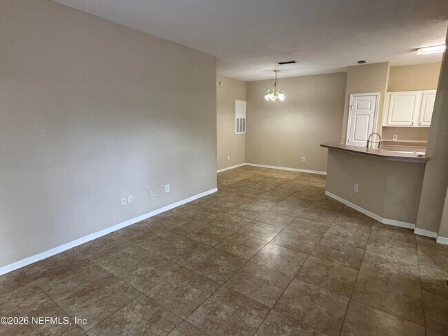 Building Photo - 13703 Richmond Park Dr N