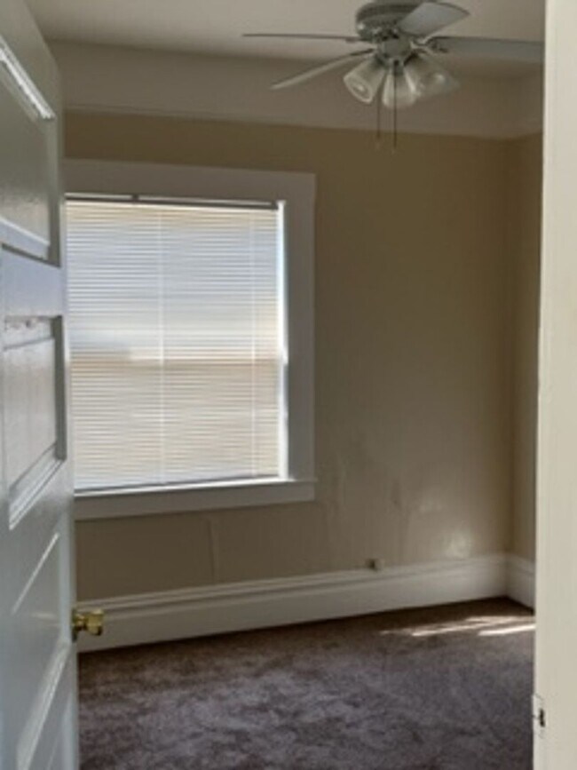 Building Photo - 325 Ohio St