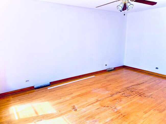 Building Photo - 11024 S Avenue N