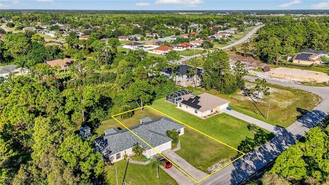 Building Photo - 710 Creuset Ave S