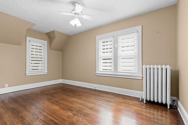 Building Photo - 4848 Ewing Ave S