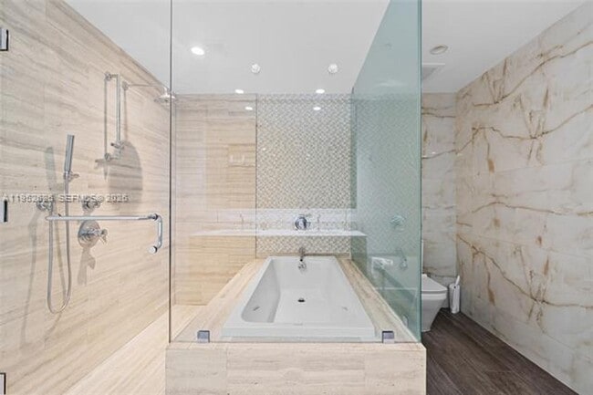 Building Photo - 2900 NE 7th Ave