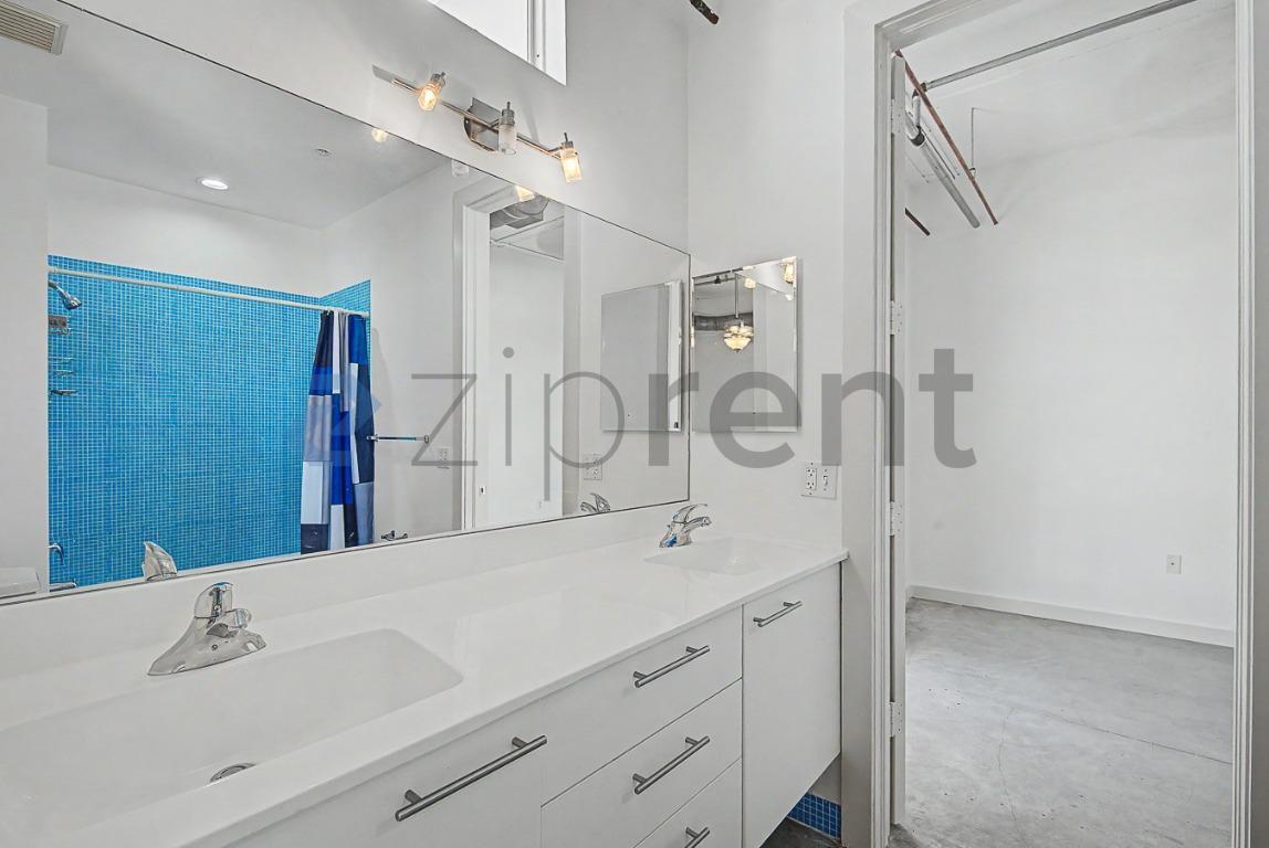 Building Photo - Unit 203