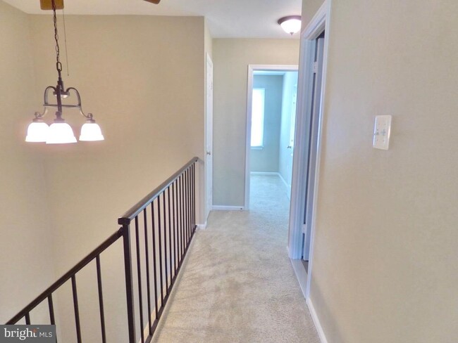 Building Photo - 10127 Ebenshire Ct
