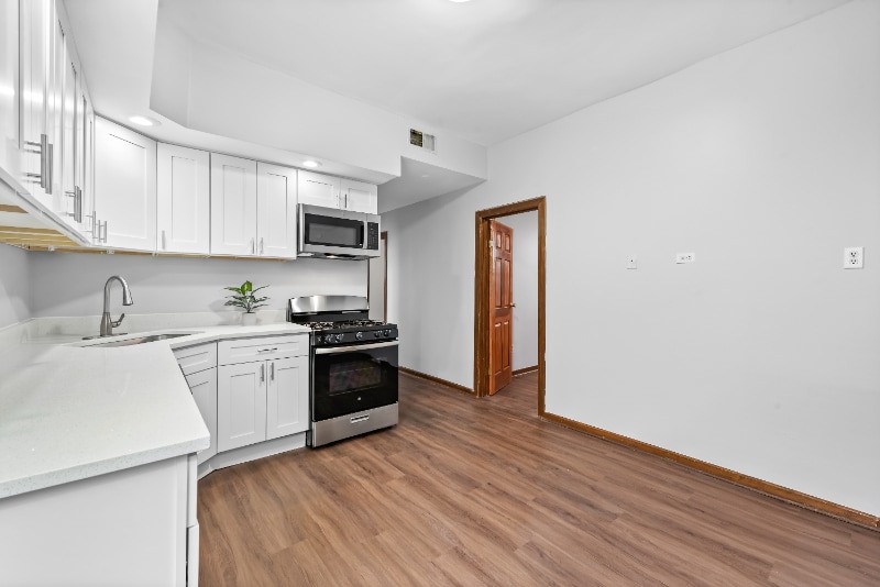 Building Photo - 879 N Richmond St