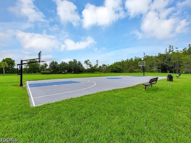 Building Photo - 11075 Lancewood St