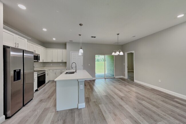 Building Photo - 3212 W Marie Dr