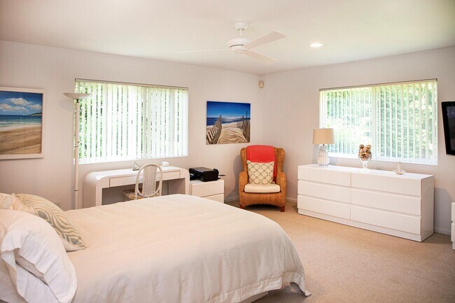 Building Photo - 5 Cedarfield Ln