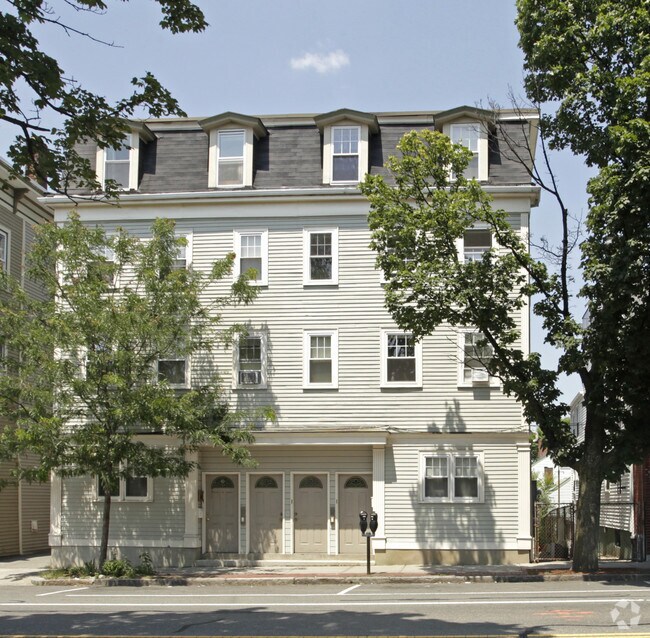Primary Photo - 463 Cambridge St