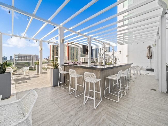 Building Photo - 400 Sunny Isles Blvd