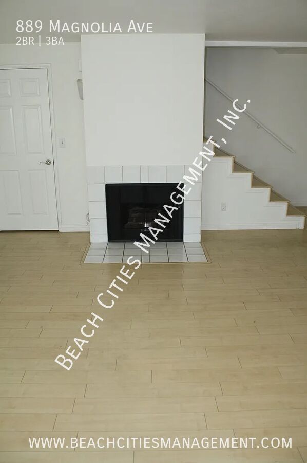 Building Photo - Charming 2 Bedroom 2 Bath townhome with 2 ...