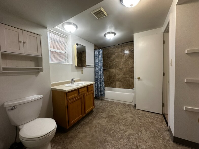 Building Photo - 428 S Grant St