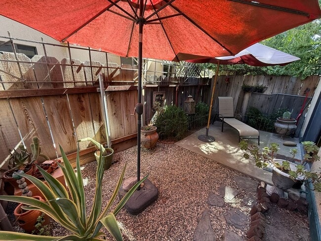 Building Photo - 340 N Capitola Ct