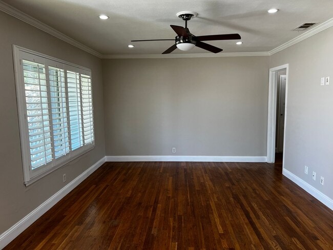 Building Photo - 3 Bed 2 Bath Home For Rent in an Excellent...