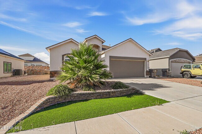 Building Photo - 13745 Lago Vista Ave
