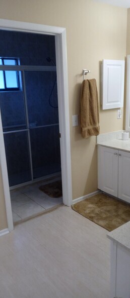 Building Photo - 3301 SE La Prado Ct