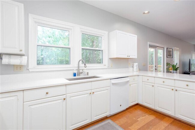 Building Photo - 58 Parkside Cir
