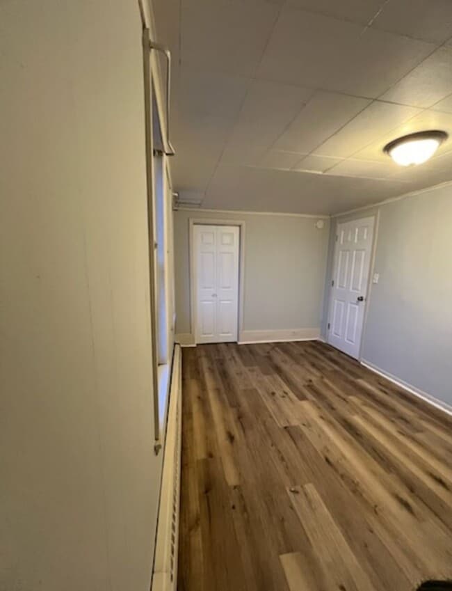 Building Photo - Available soon! 4 Bed 1.5 Bath Single family home!