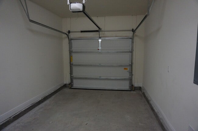 Building Photo - 171 Iron Horse Dr E