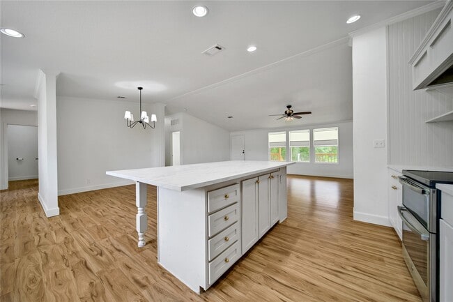 Building Photo - 31324 Knebel Rd