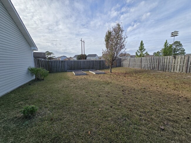 Building Photo - 333 Rose Bud Ln