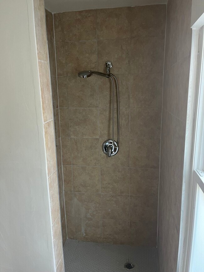 Building Photo - 2015 Grayson St