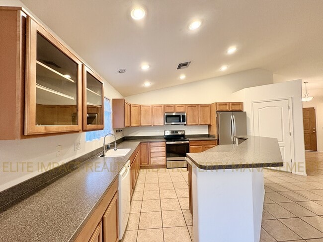 Building Photo - 7159 E Cherrywood St