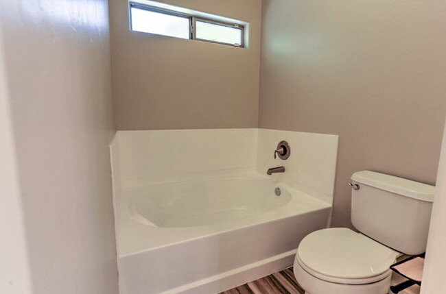 Building Photo - Madera Highlands