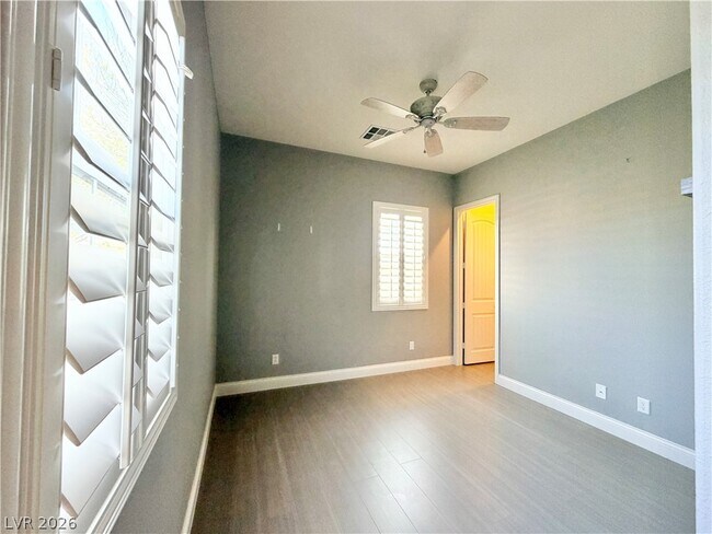 Building Photo - 2117 Thames View St