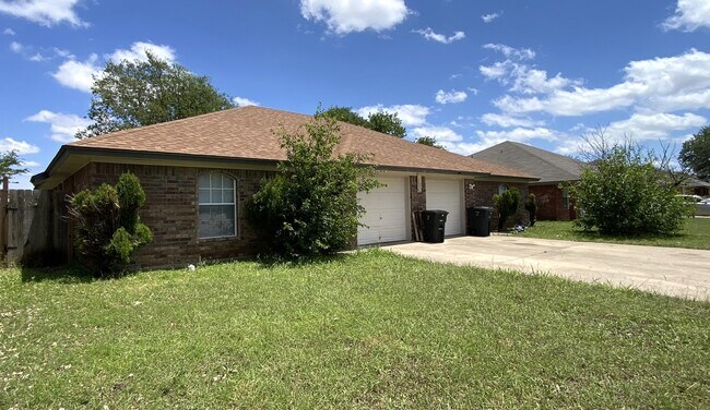 Building Photo - 3210 Toledo Dr