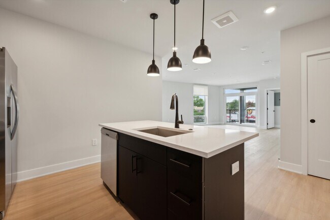 Primary Photo - 6910 Ridge Ave