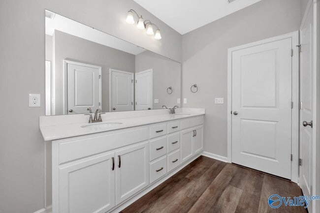 Building Photo - 103 Evergreen Ml Ln