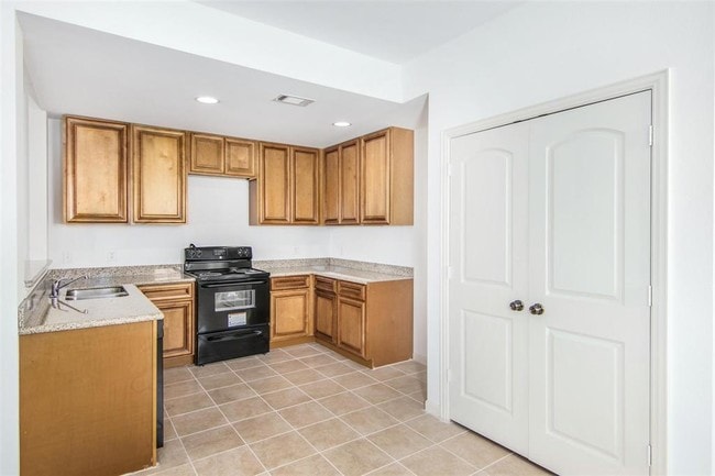 Building Photo - 1718 Louisiana Ave