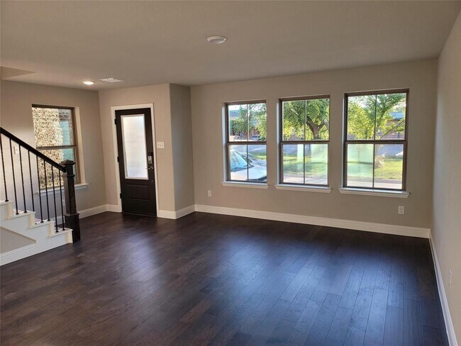 Building Photo - 124 Settlers Wy